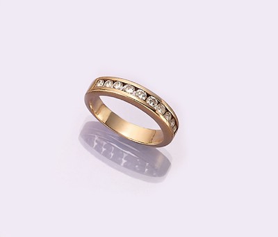 14 kt Gold Brillant-Ring, GG 585/000, 10 Brillanten zus. ca. 0.50 ct Weiß/vs-si, RW 54, ca. 4.2 g