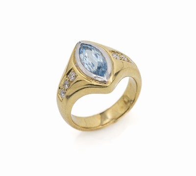 14 kt Gold Aquamarin-Brillant-Ring, GG/WG 585/000, Aquamarin-Navette ca. 2.60 ct 6 Brillanten zus. ca. 0.30 ct feines Weiß/vs, ca. 13.5 g, RW 55