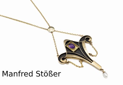 Designeranhänger in der Art des Jugendstils, Silber und GG 585/000, Silber auf Vorderseite geschwärzt, Amethystcabochon, Abhängung mit ...