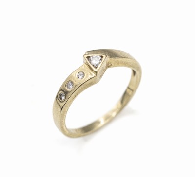 14 kt Gold Brillant-Ring, GG 585/000, 5 Brillanten zus. ca. 0.14 ct (grav.) Weiß/si,total ca. 3.1 g, RW 55