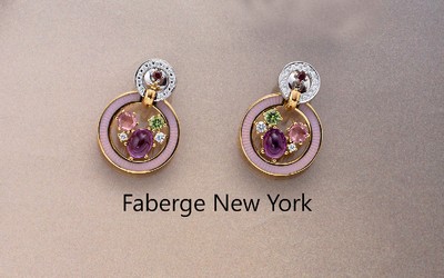 Paar 18 kt Gold FABERGE Farbstein-Brillant- Ohrstecker, GG/WG 750/000, in sich bewegl.,28 Brillanten zus. ca. 0.42 ct Weiß/si, 2 rundfacett. ...