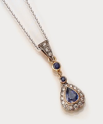 Saphir-Brillant-Anhänger, GG 750/000 und Silber, 2 rundfacett. Saphire und 1 Saphir-Tropfen zus. ca. 0,90 ct, Brillanten zus. ca. 0,28 ct Braun/si, ...