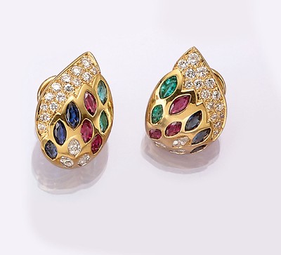 Paar 18 kt Gold Farbstein-Diamant-Ohrstecker, GG 750/000, facett. Smaragd-, Saphir- und Rubinnavettes zus. ca. 1,60 ct, Brillanten und ...