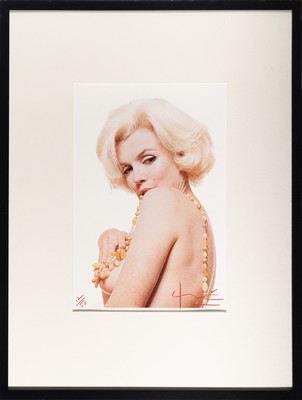 Bert Stern, 1929 - 2013, Fotografie auf dickem, matten Fotopapier," Marilyn New Boob Pose", num. 12/50,, auf der Rückseite hat Bert Stern ...