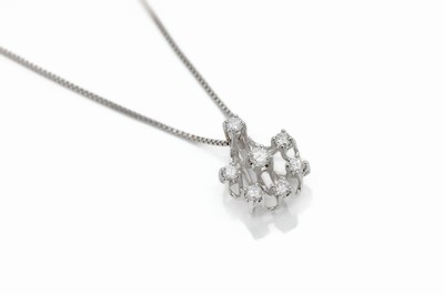 14 kt Gold Brillant-Anhänger, WG 585/000, 7 Brillanten zus. ca. 0.40 ct Weiß-l. get. Weiß/si, D. ca. 14 mm, an Kette, WG 585/000, L. ca. 42 cm, ...
