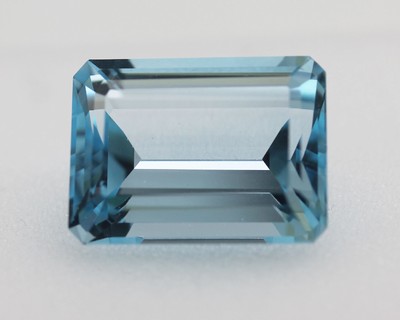 Loser blauer Topas (beh.) ca. 50.25 ct, ca. 23.93 x 17.98 mm
