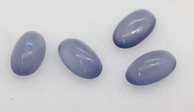 Lot 4 lose Chalzedone, ovale Cabochons, zus. ca. 28.10 ct