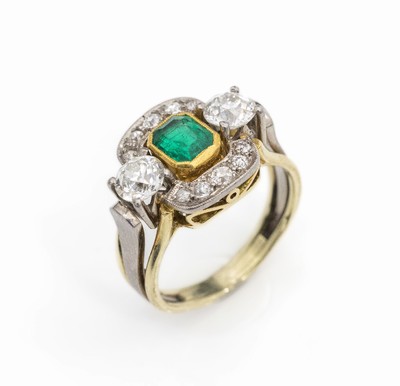 14 kt Gold Smaragd-Diamant-Ring, GG/WG 585/000, 1 Smaragd-Achteck ca. 1.20 ct, nat. Merkmale, 2 Altschliff-Diamanten zus. ca. 1.40 ct ...