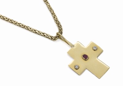 18 kt Gold Brillant-Rubin-Kreuzanhänger an 14 kt Gold Königskette, GG 750/000 gepr. und 585/000, 2 Brillanten zus. ca. 0.20 ct feines ...