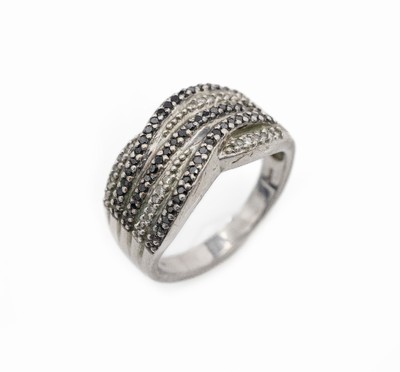 Diamant-Ring, 925er Silber, 47 schwarze Diamanten (beh., 1 Stein fehlt) und 18 8/8 -Diamanten Weiß/p, total ca. 0.50 ct, RW 57