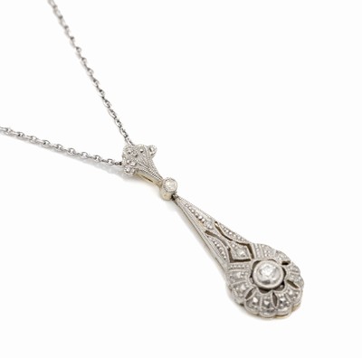 14 kt Gold Diamant-Anhänger, GG 585/000 schauseitig platiniert, um 1910, durchbrochen gearbeitet, 1 Altschliffdiamant ca. 0.05 ct Weiß/si, an ...