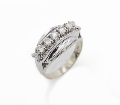 14 kt Gold Brillant-Ring, WG 585/000, mittig 5 Brillanten zus. ca. 0.50 ct Weiß/si, total ca. 5.8 g, RW 55