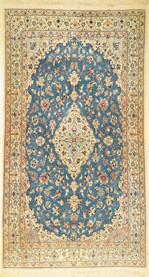 Nain fein(9 La), Persien, um 1960, Korkwolle mit Seide, ca. 240 x 130 cm, EHZ: 1-2