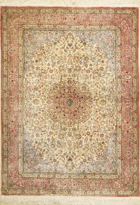 Hereke Seide fein, China, ca. 50 Jahre, reine Naturseide, ca. 172 x 127 cm, ca. 1,0 Mio. Kn/qm, EHZ: 1-2(Verschmutzt)