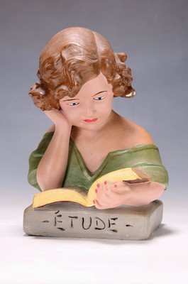 Büste, Frankreich, um 1900, Gipsguss bunt gefaßt, lesendes Mädchen, bez. Étude, Inhalt des Buches: Jedes Alter hat seine idealen ...