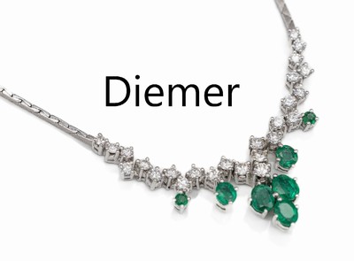 18 kt Gold Smaragd-Brillant-Collier, WG 750/000, Mittelteil mit 2 rund- und 5 ovalfacett. Smaragden zus. ca. 2.00 ct, 25 Brillanten zus. ca. 1.33 ct ...