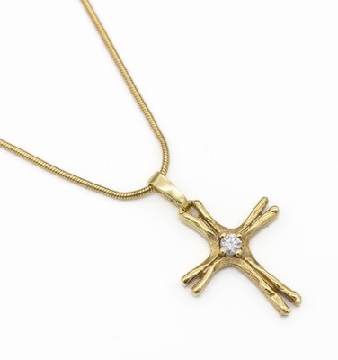 14 kt Gold Brillant-Kreuzanhänger, GG 585/000, Brillant ca. 0.07 ct feines Weiß/vs, an Schlangenkette (Knick), L. ca. 42 cm, Karabinerschließe, ...