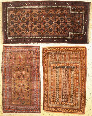 3 Belutsch Gebetsteppiche, Afghanistan, um 1940/1950, Wolle auf Wolle, ca. 176 x 85 cm, EHZ: 2-3