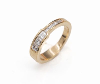18 kt Gold Diamant-Ring, GG 750/000, 8 Diamantcarrees zus. ca. 0.50 ct Weiß/si, RW 51, ca. 4.9 g