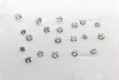 Lot 20 lose Brillanten, zus. ca. 2.41 ct feines Weiß-Weiß-light Yellow/vs-si