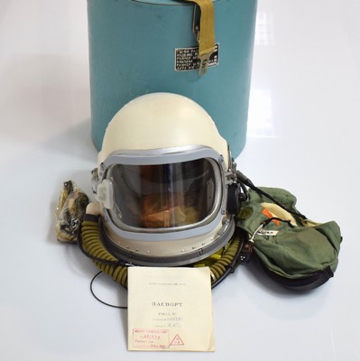 Sowjetischer hermetischer Höhenflughelm für Piloten Referenz GSCH-6A, UdSSR um 1985, Größe 2B, m. Sauerstoff-, Heizung- & Mikrofon-Anschluss, m. ...