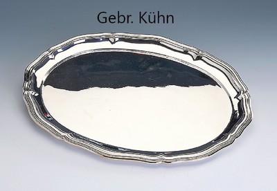 Tablett, deutsch 1930er Jahre, 800er Silber, Gebr. Kühn, Schwäbisch-Gmünd, barockisierend, ca. 40 x 29 cm, ca. 755 g, rücks. 2 kl. Dellen, von ...