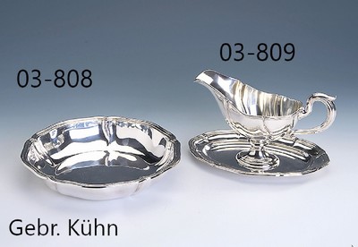 Anbietschale, 800er Silber, deutsch um 1910, Meistermarke Gebr. Kühn, Schwäbisch-Gmünd, ca. 415 g, H ca. 4.5 cm, D ca. 25 cm