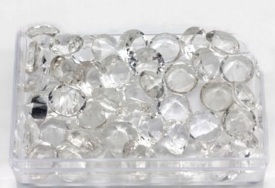 Lot lose facett. Bergkristalle, zus. ca. 250 ct, rundfacett. in versch. Größen