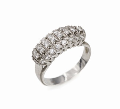 Platin Brillant-Ring, 950er Platin, 3-rhg. bes. mit 24 Brillanten zus. ca. 0.65 ct feinesWeiß-Weiß/vs-si, RW 55, ca. 7.0 g