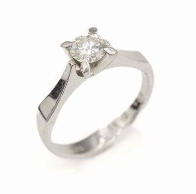 14 kt Gold Brillant-Ring, WG 585/000, einzelner erhaben gefasster Brillant ca. 0.565ct (grav.) Weiß/vs, RW 56, ca. 3.7 g, Ring- schiene mit ...