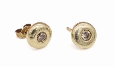Paar 14 kt Gold Brillant-Ohrstecker, GG 585/000, 2 Brillanten zus. ca. 0.40 ct Braun/p, Stege leicht verbogen, 1 Brisur fehlt, ca. 2.2 g