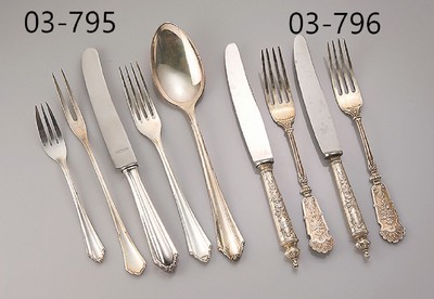 Silberbesteck für 7 Personen, 800er Silber,best. aus: 7 Menuegabeln und 7 Menuemesser, reiches florales Dekor, Gewicht ohne Messer ca. 285 g