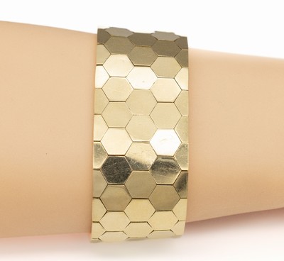 18 kt Gold Armband, GG 750/000, Wabenmuster, L. ca. 19.5 cm, B. ca. 3 cm, Kastenschloss mit 2 Sicherheitsachten, ca. 76 g