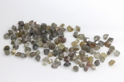 Lot Rohdiamanten, zus. ca. 25.70 ct