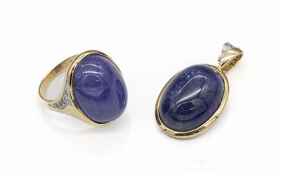 14 kt Gold Tansanit-Schmuckset, GG 585/000,best. aus 1 Ring, RW 59, und 1 Anhänger, ca. 3.5 x 1.9 cm, Öse mit kl. Diamanten, 1 Stein fehlt, ...