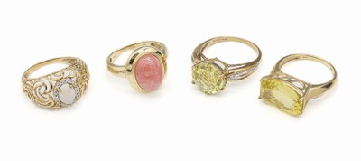 Konvolut 4 Farbstein-Ringe, GG 585/000 und 375/000, best. aus: 1 x 14 kt mit RhodochrositCabochon, RW 59, 1 x 9 kt mit Opal und kl. Diamanten, RW ...