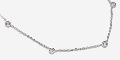 14 kt Gold Brillant-Collier, WG 585/000, 13 Brillanten zus. ca. 0.52 ct Weiß/si, total ca. 3.5 g, L. ca. 42 cm, Karabiner- schließe