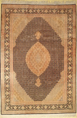 Täbriz fein(50 Raj), Persien, um 1960, Korkwolle mit Seide, ca. 293 x 203 cm, EHZ: 1-2