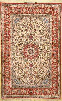 Esfahan fein, Persien, signiert Zolfaghari), um 1960, Korkwolle auf Seide, ca.232 x 150 cm, ca. 1,0 Mio. Kn/qm, EHZ: 1-2