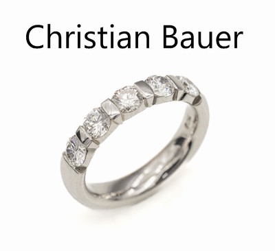 18 kt Gold Brillant-Ring, WG 750/000, 5 Brillanten zus. ca. 1.28 ct feines Weiß/si (Angaben grav.), RW 55, ca. 8.6 g, Meistermarke Christian Bauer