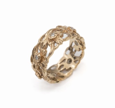 14 kt Gold Memoryring mit Diamanten, GG 585/000, umlaufender, floraler Dekor mit 7 Diamanten zus. ca. 0.10 ct Weiß/si, ca. 6.4 g, ausgefallen, RW 58