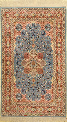Esfahan fein, Persien, signiert(Mohammad Hoor), um 1960, Korkwolle mit und auf Seide, ca. 180 x 108 cm, ca. 1,0 Mio. Kn/qm, EHZ: 1-2