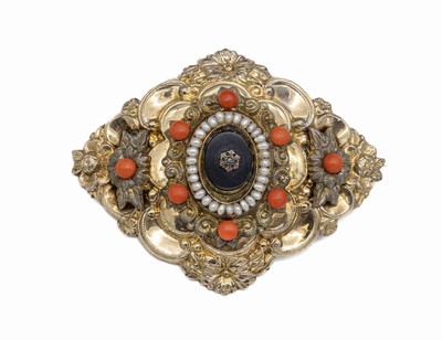 Biedermeier Korallen-Onyx-Perl-Brosche, Silber gepr., um 1820-30, prunkvolle Ausführung, hohl gearbeitet, Schauseite verg., mit 8 aufgesetzten ...