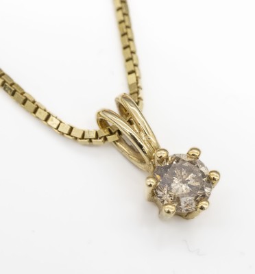 14 kt Gold Brillant-Anhänger, GG 585/000, Brillant ca. 0.50 ct get.-Braun/p1, an Kette 14 kt Gold, GG 585/000, L. ca. 45 cm, Federringschließe, ...
