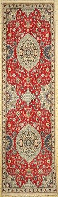 Nain, Persien, ca. 30 Jahre, Wolle auf Baumwolle, ca. 290 x 84 cm, EHZ: 1-2