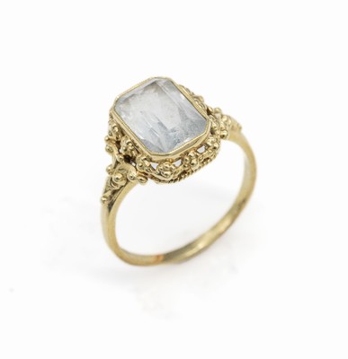 14 kt Gold Aquamarin-Ring, GG 585/000, florale Gestaltung, Aquamarin im Treppenschliff ca. 2.80 ct, RW 53, ca. 3.8 g