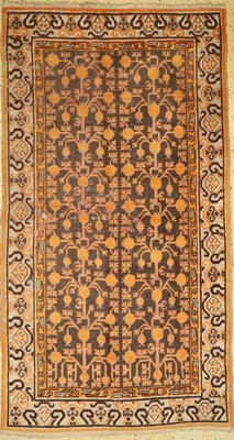 Khotan alt, Turkestan, um 1940, Wolle auf Baumwolle, ca. 248 x 134 cm, EHZ: 4