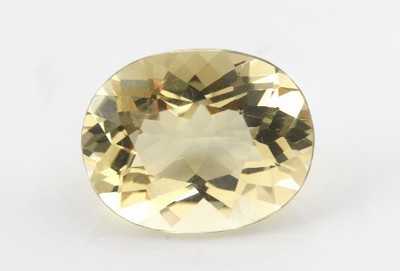 Loser Scapolit 5.10 ct, ovaler modifizierter Brillantschliff, gelb, GCi Lab Expertise