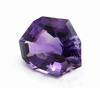 Loser Amethyst im Phantasieschliff ca. 47.75 ct