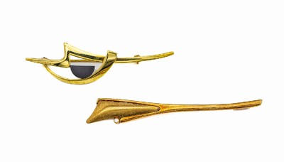 Konvolut 2 14 kt Gold Broschen, ca. 8.8 g, GG 585/000, 1x mit pol. Onyxeinlage, 1 x mit kl. Brillant